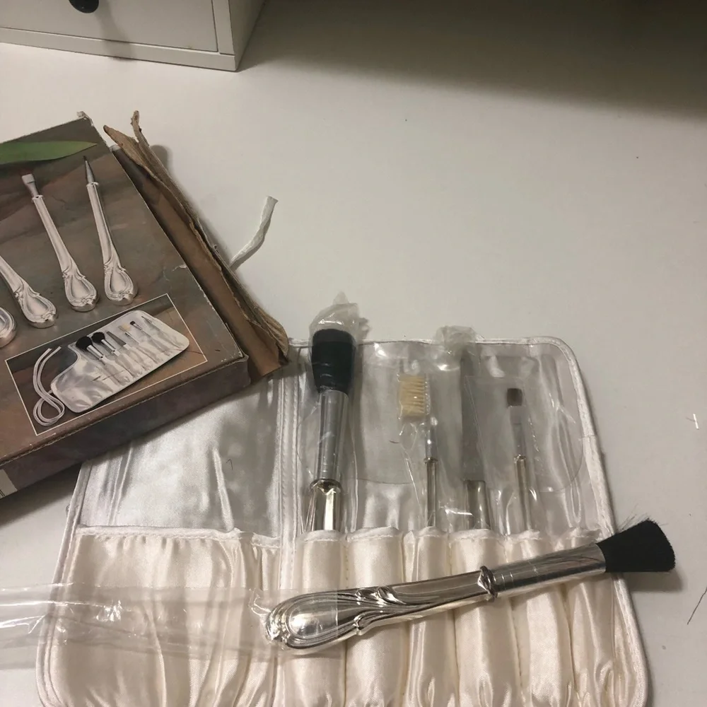 Silverplated Vanity set in pouch 6 pcs